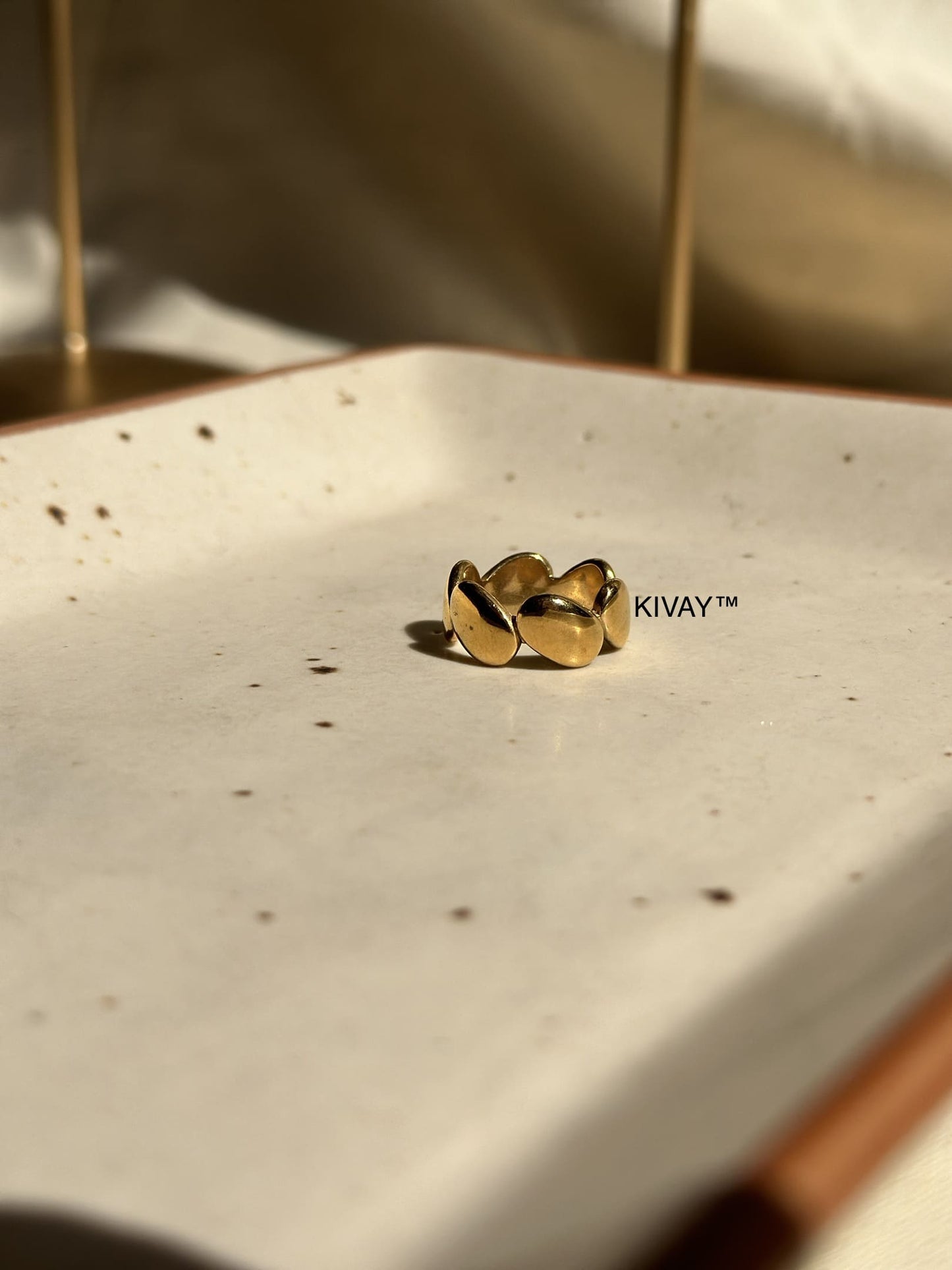 Leafy ring
