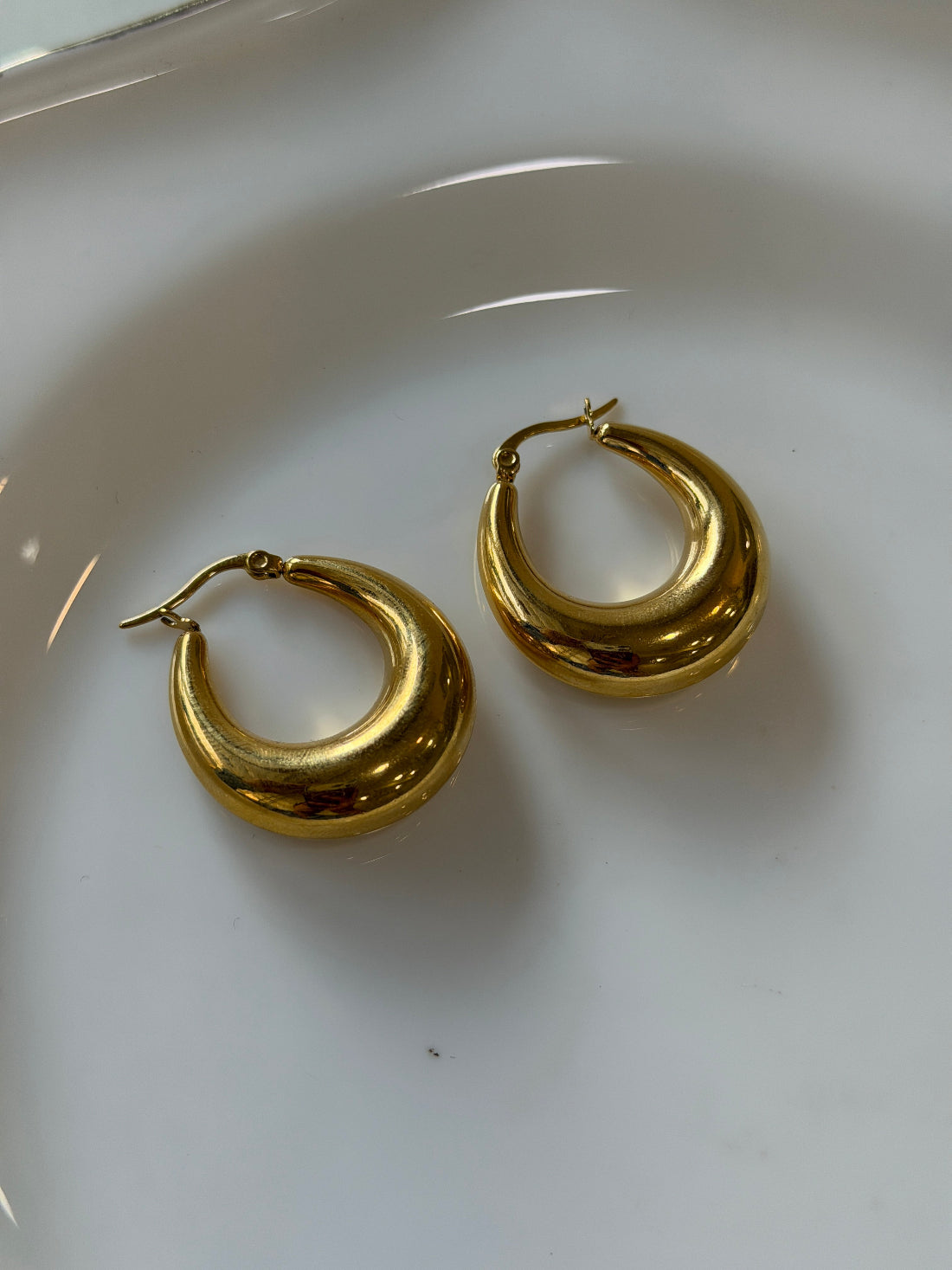 Amore bold hoop earrings