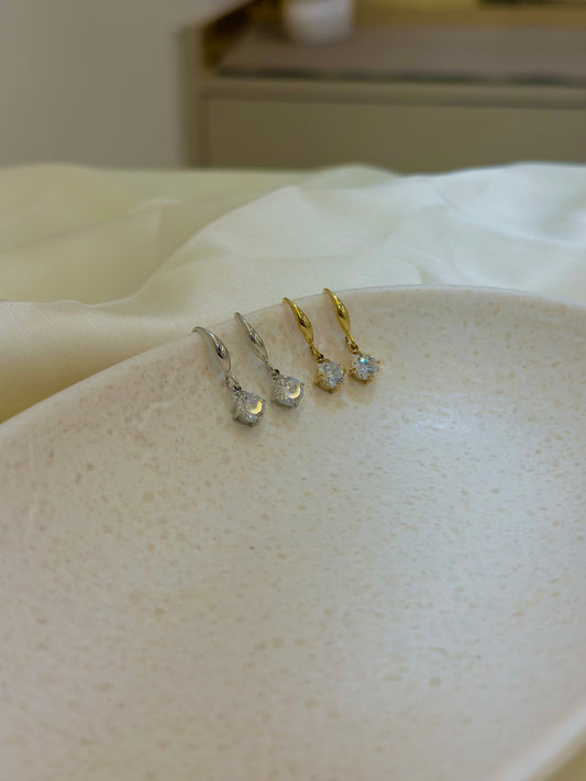 Scarlet drop earring