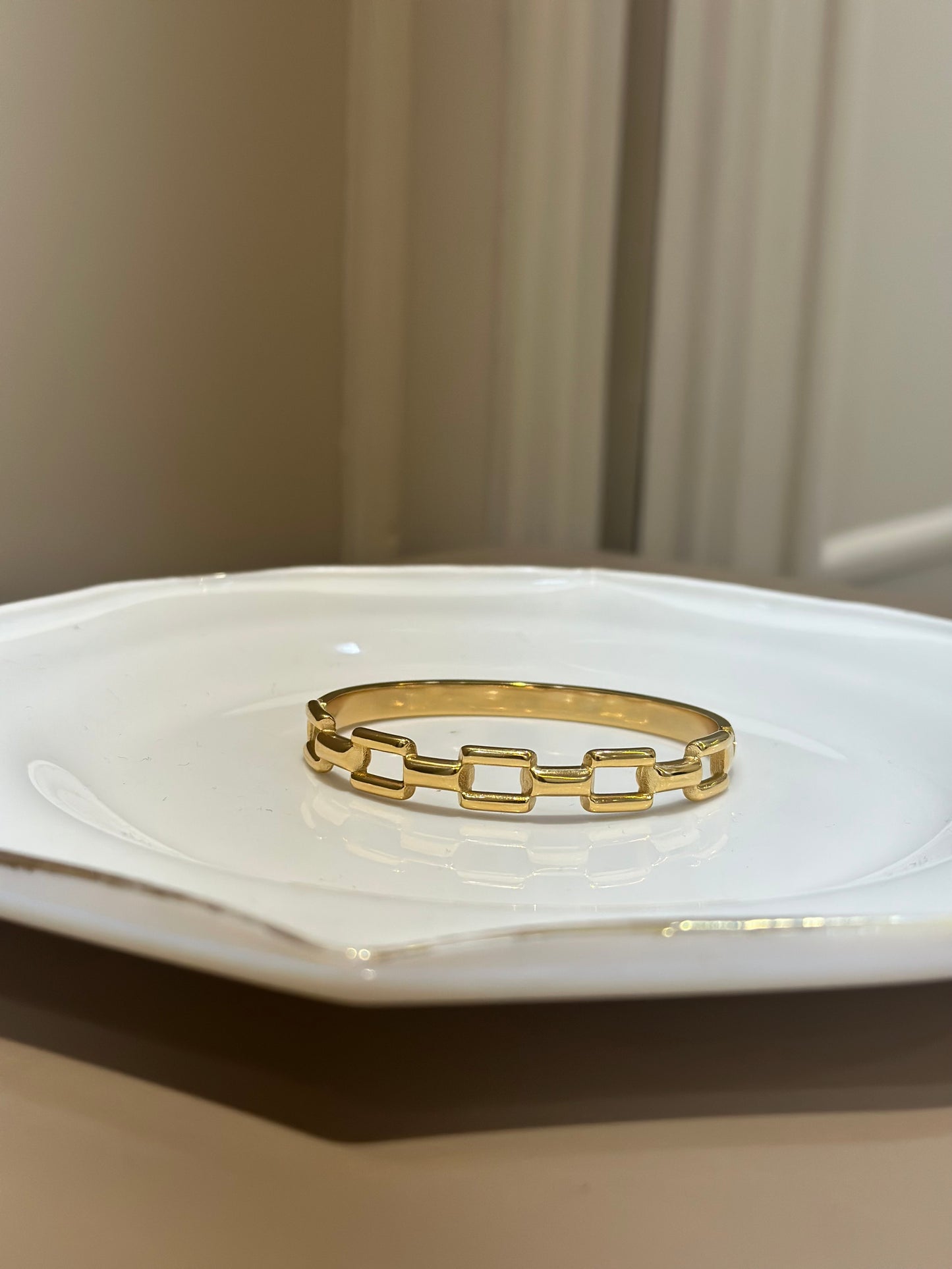Linked bracelet