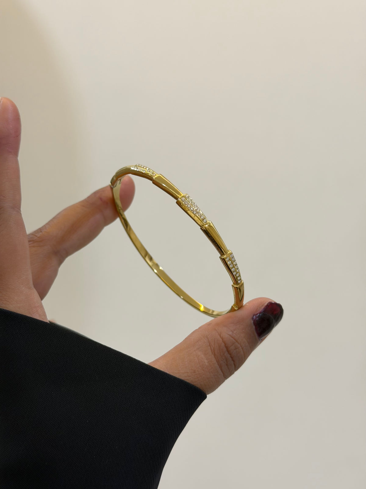 Tiara minimal statement bracelet