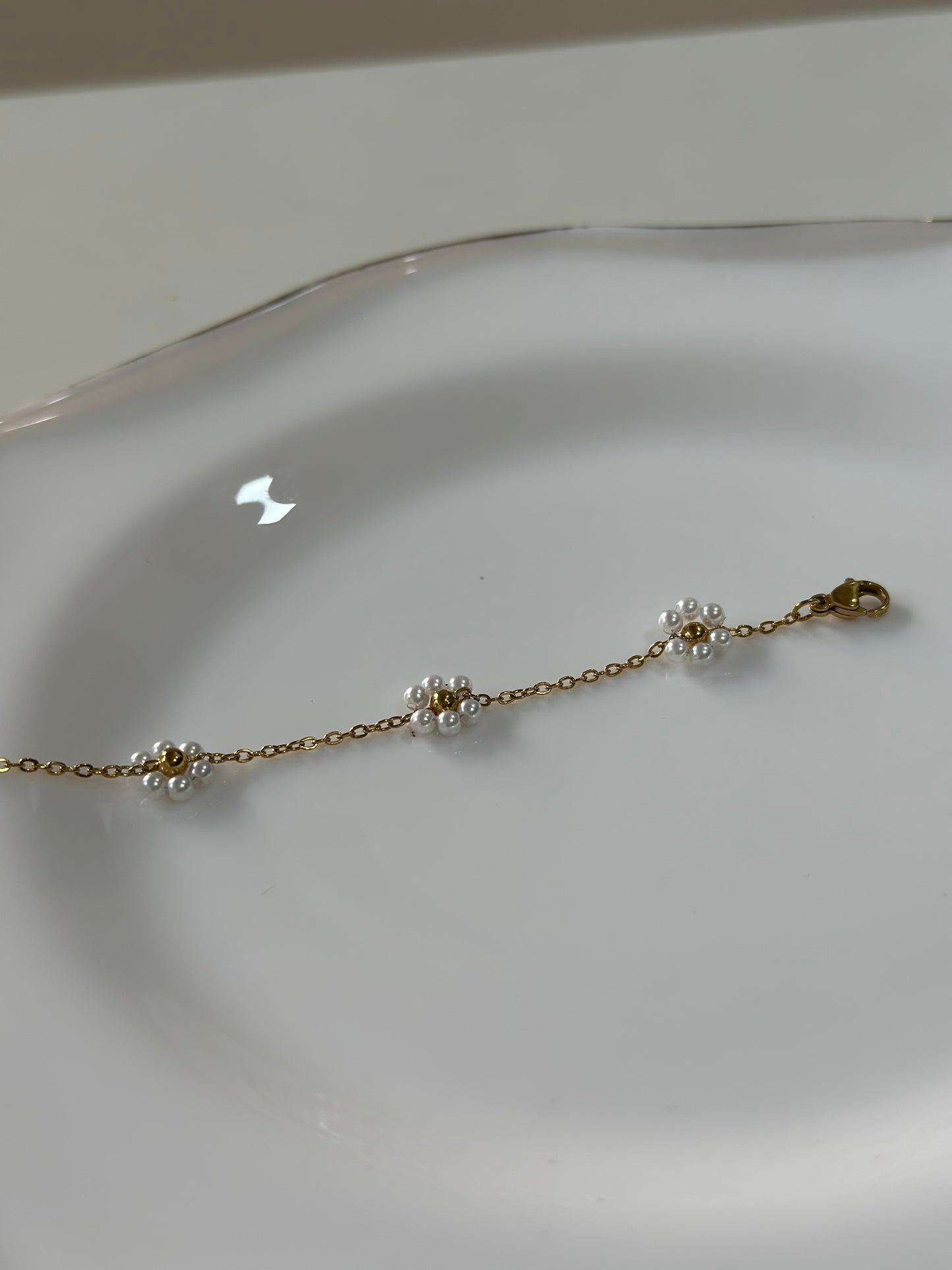 Daisy chain bracelet