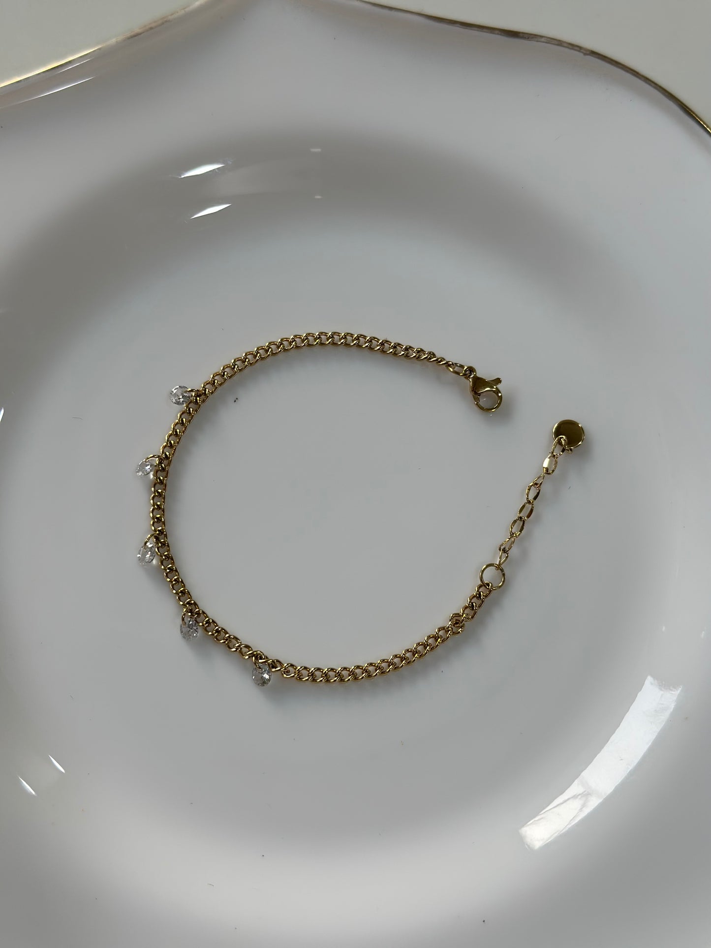 Mae alluring chain bracelet