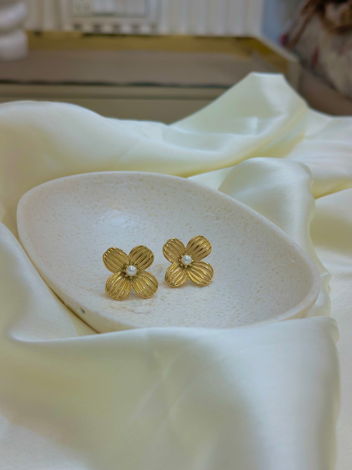 Flora earring