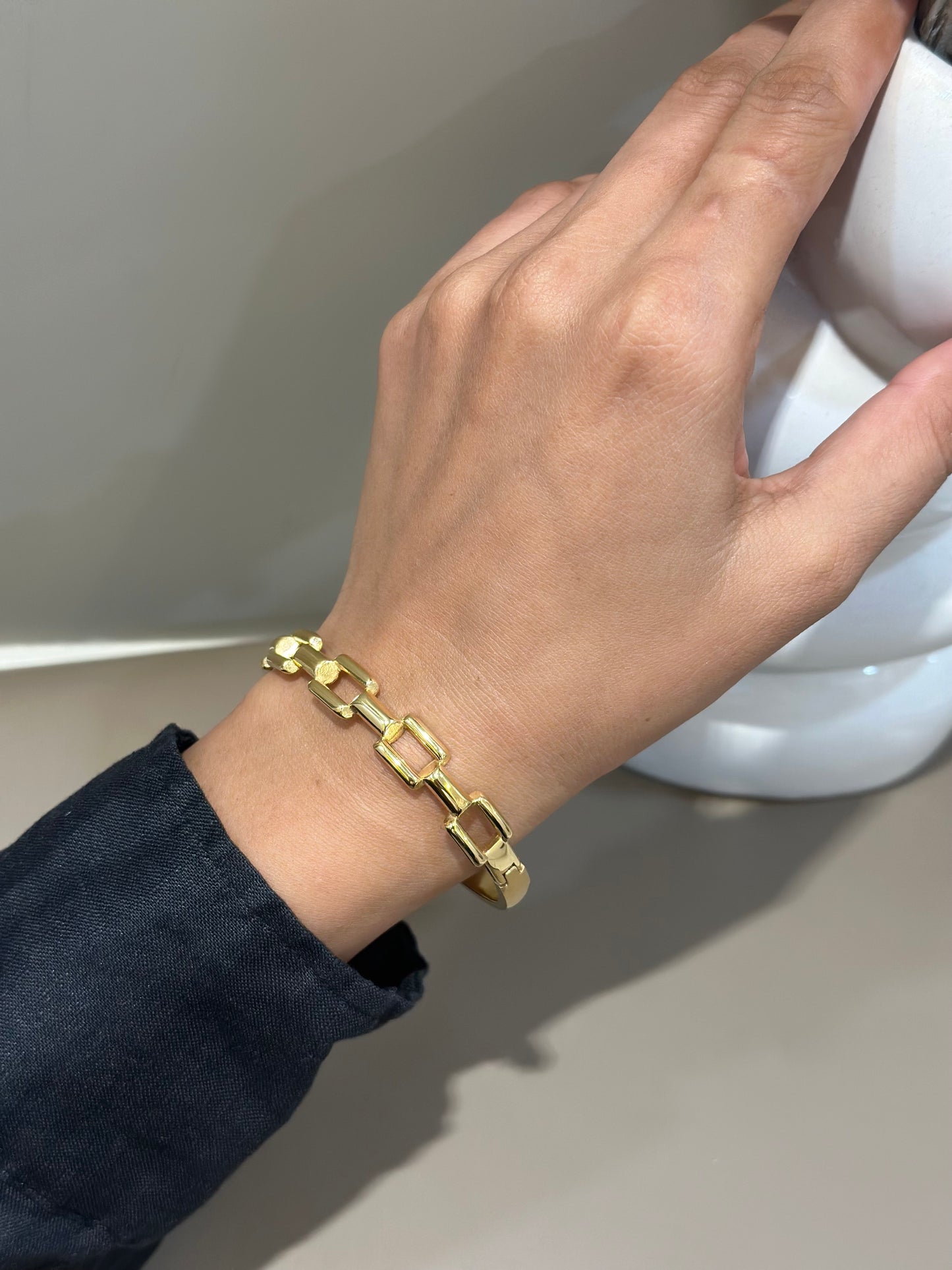 Linked bracelet