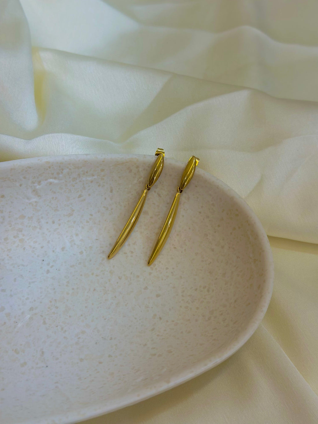 Leaflet earring