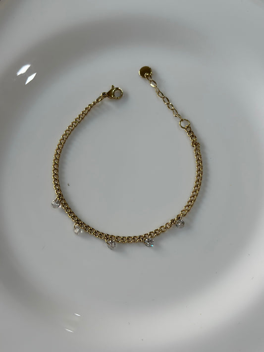 Mae alluring chain bracelet