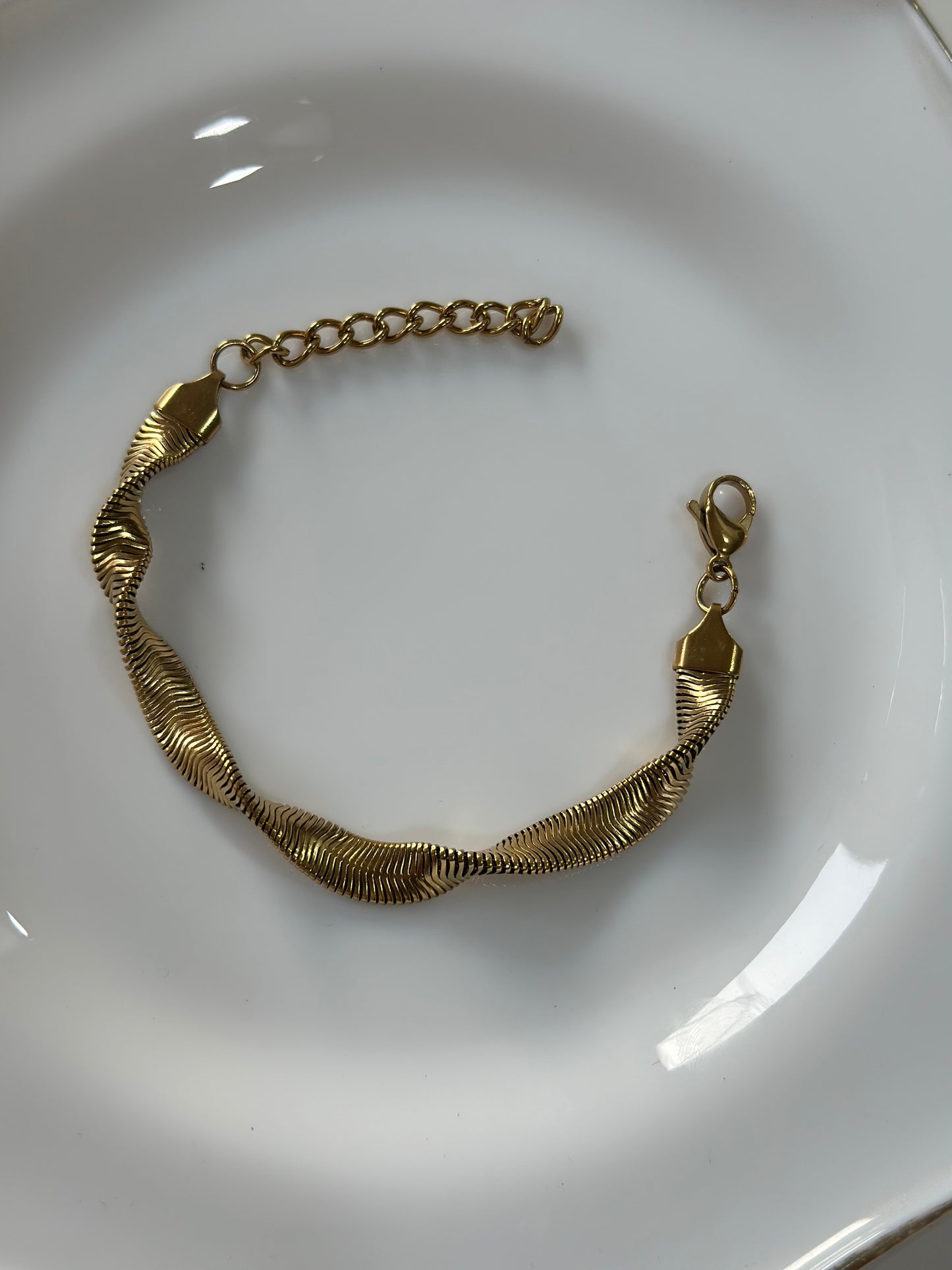 Twisted chunky chain bracelet
