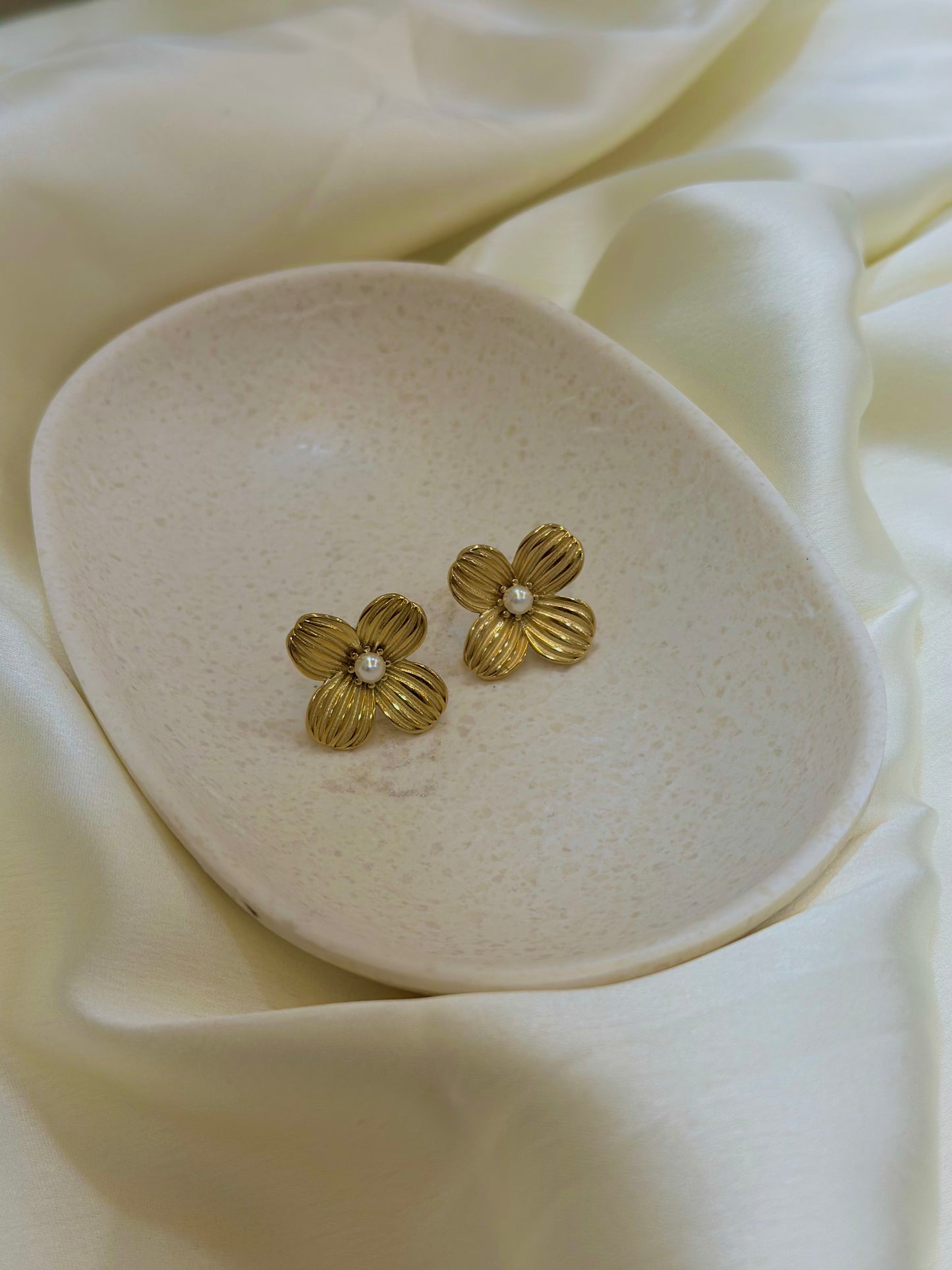 Flora earring