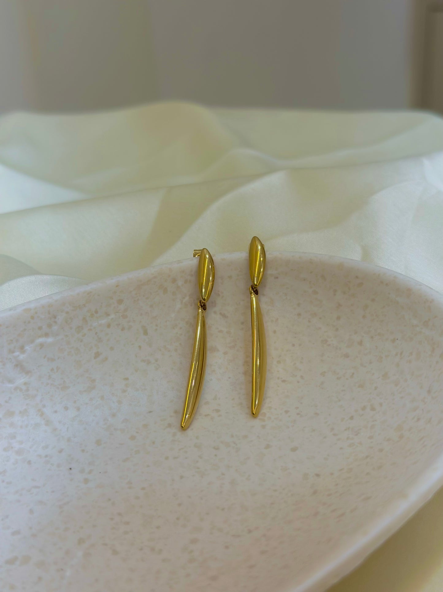 Leaflet earring
