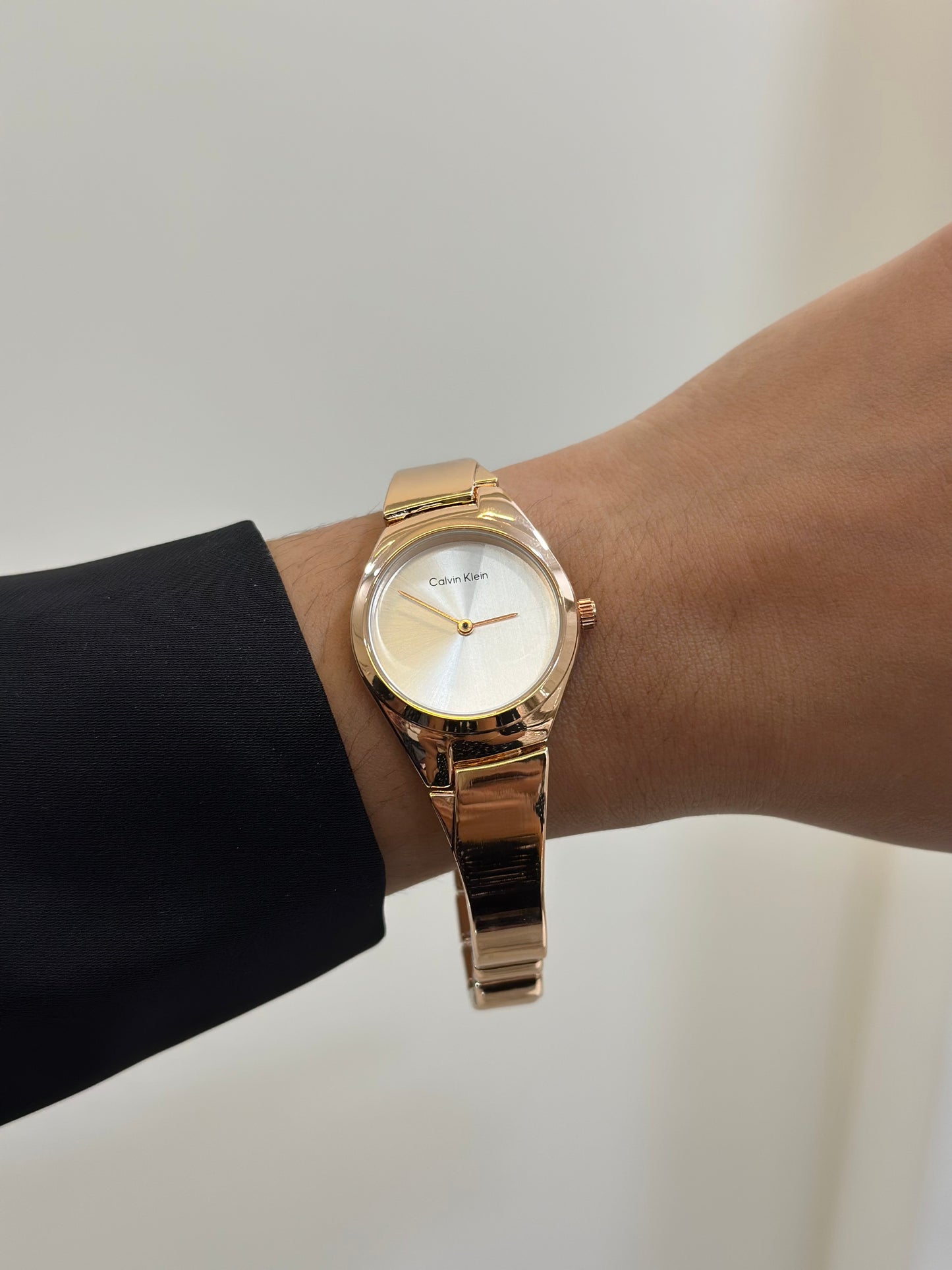 Elegant white dial watch
