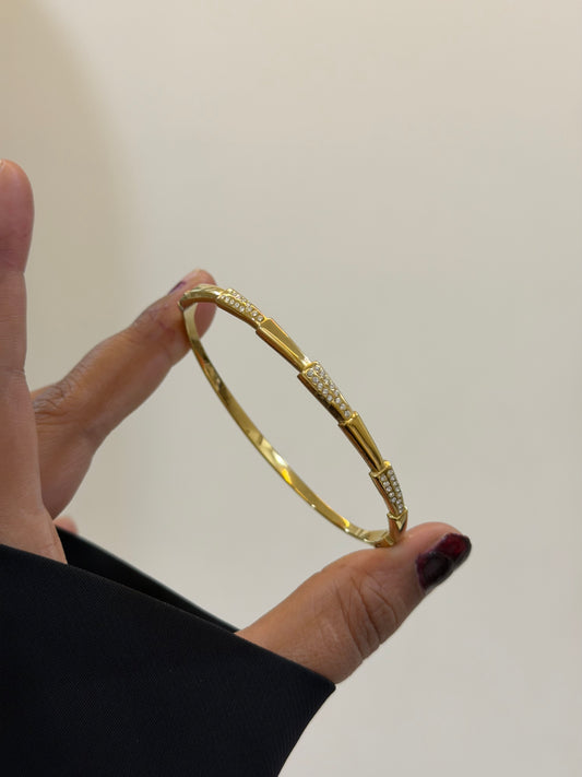 Tiara minimal statement bracelet