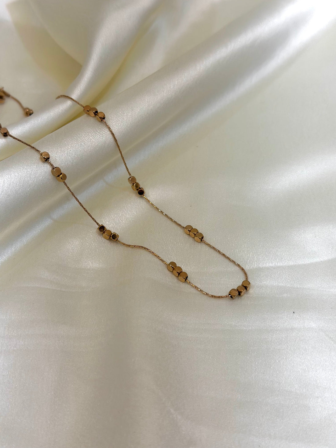 Nira beads necklace Rosegold