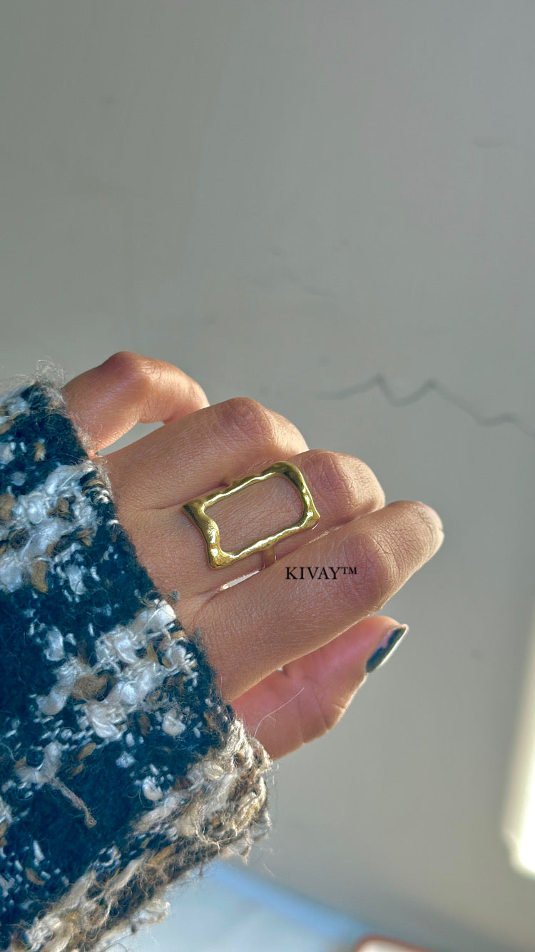 Izzy Ring
