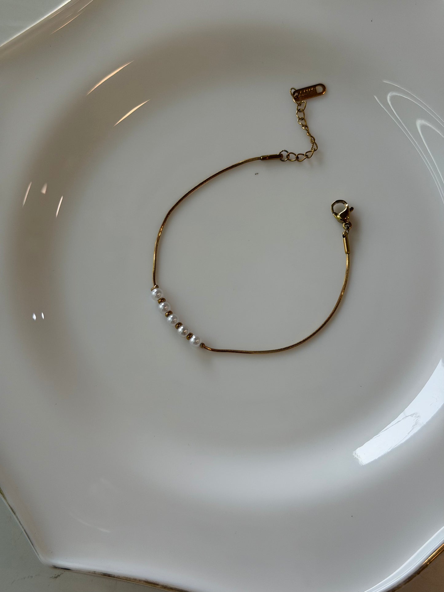 Misty pearl chain bracelet