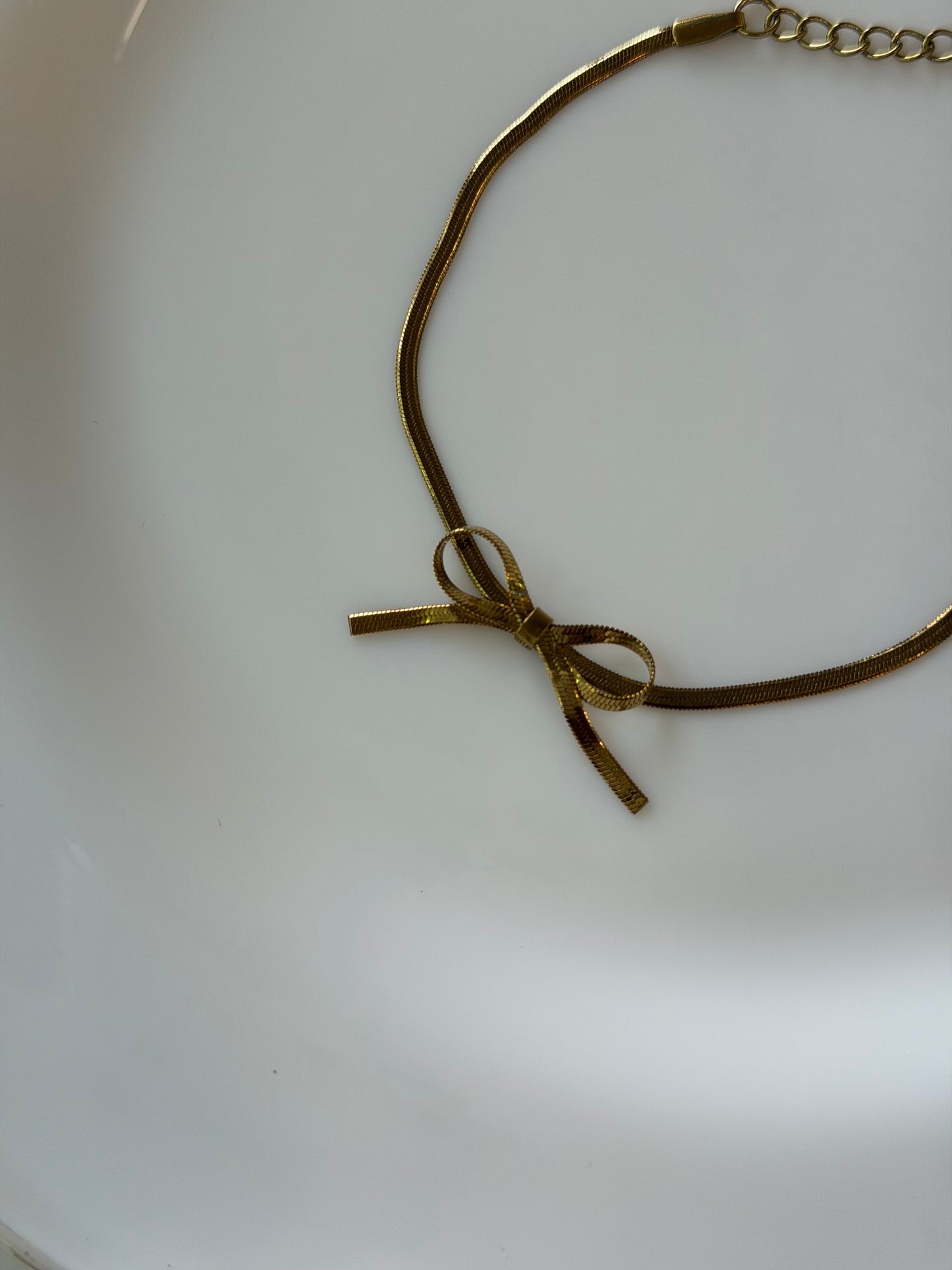 Bow chain bracelet