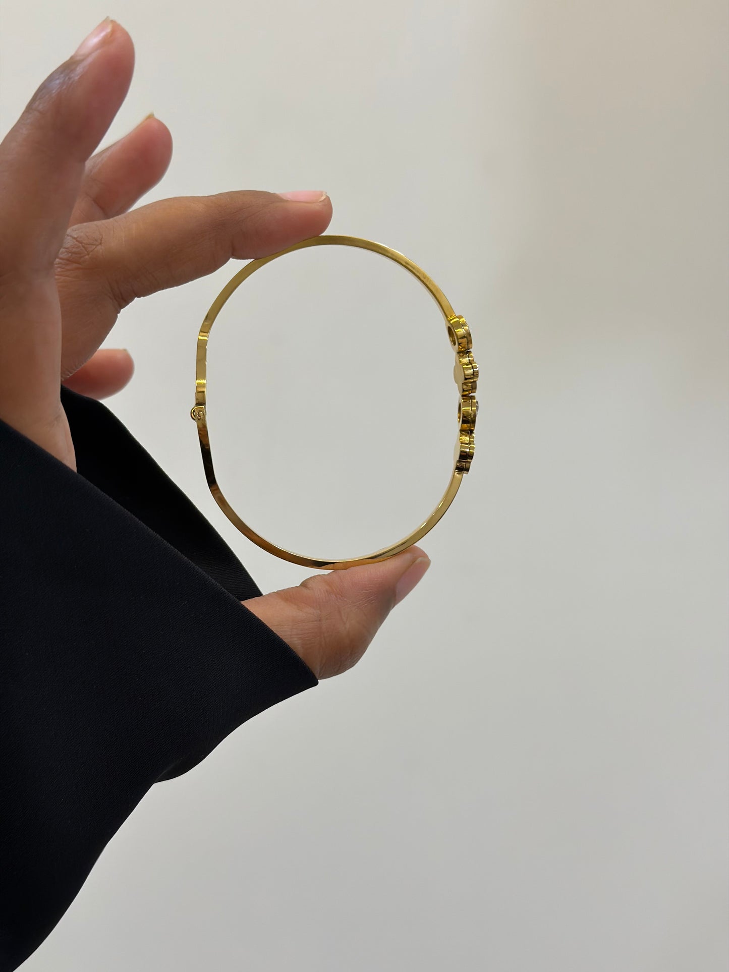 Mae clover openable bracelet