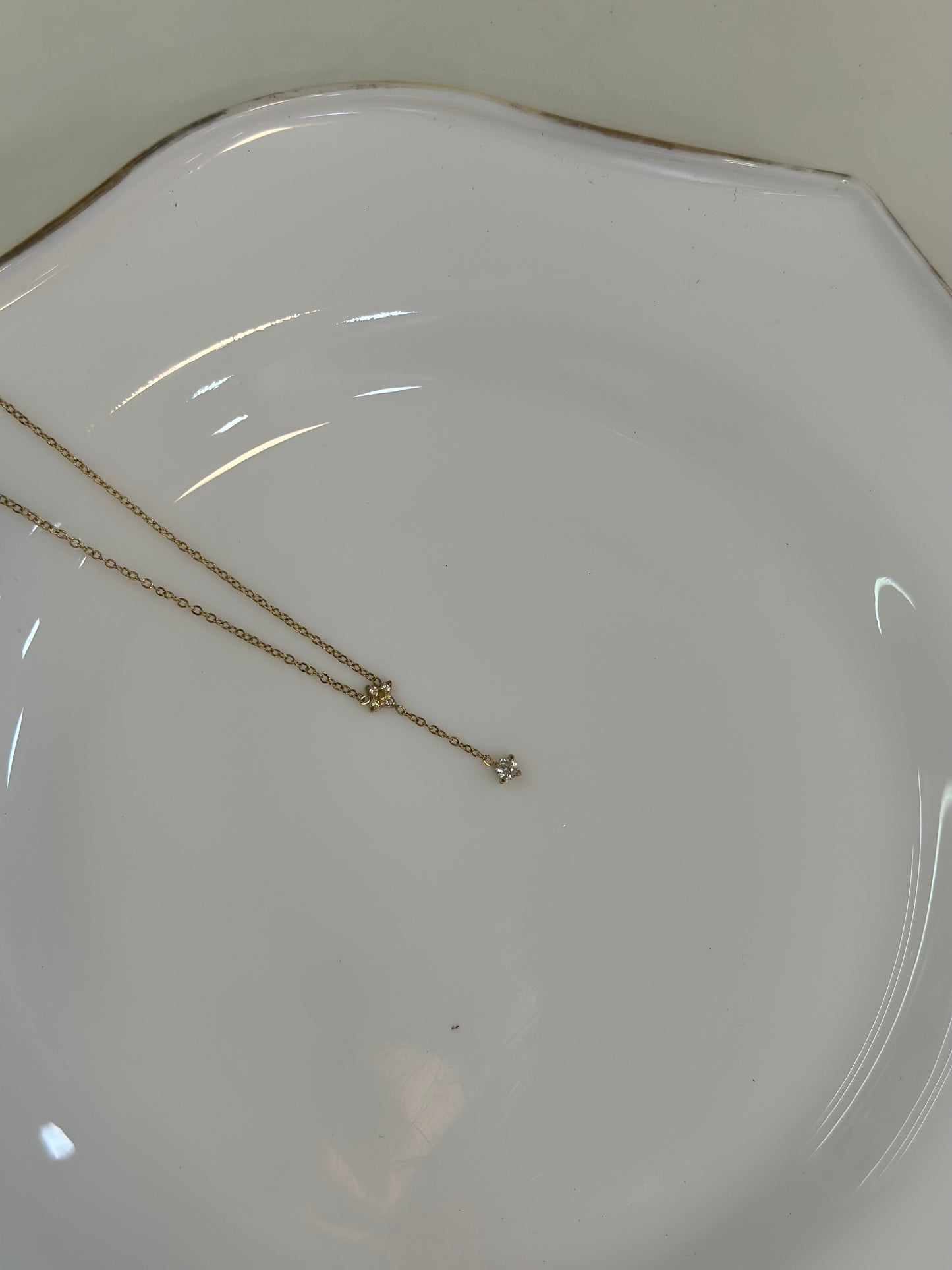 Mist drop necklace