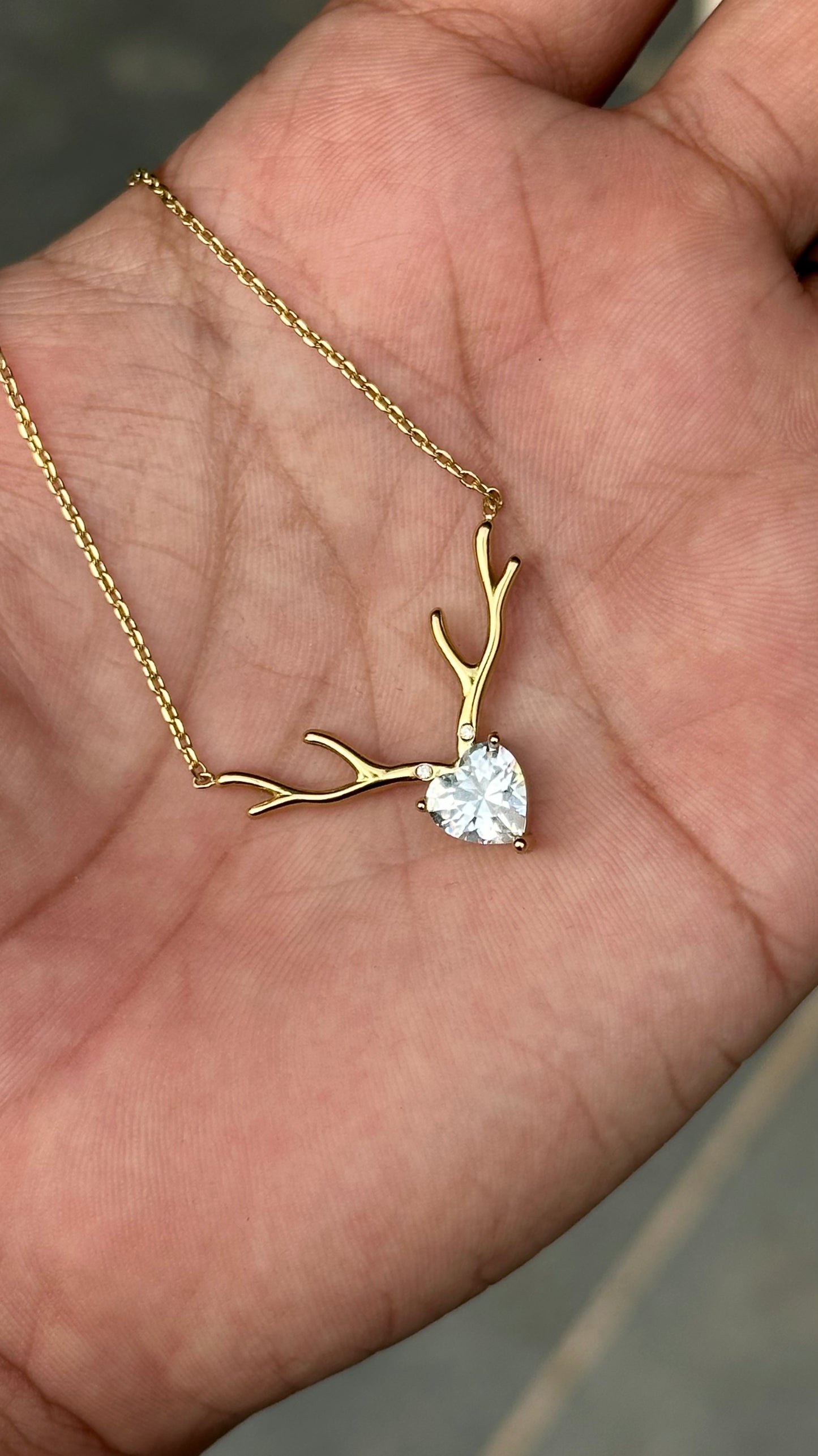 Ira luxe necklace ( Comes with premium box )