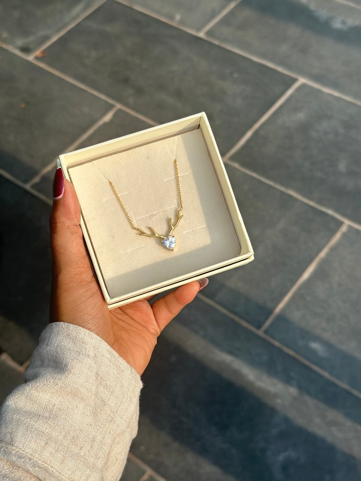 Ira luxe necklace ( Comes with premium box )