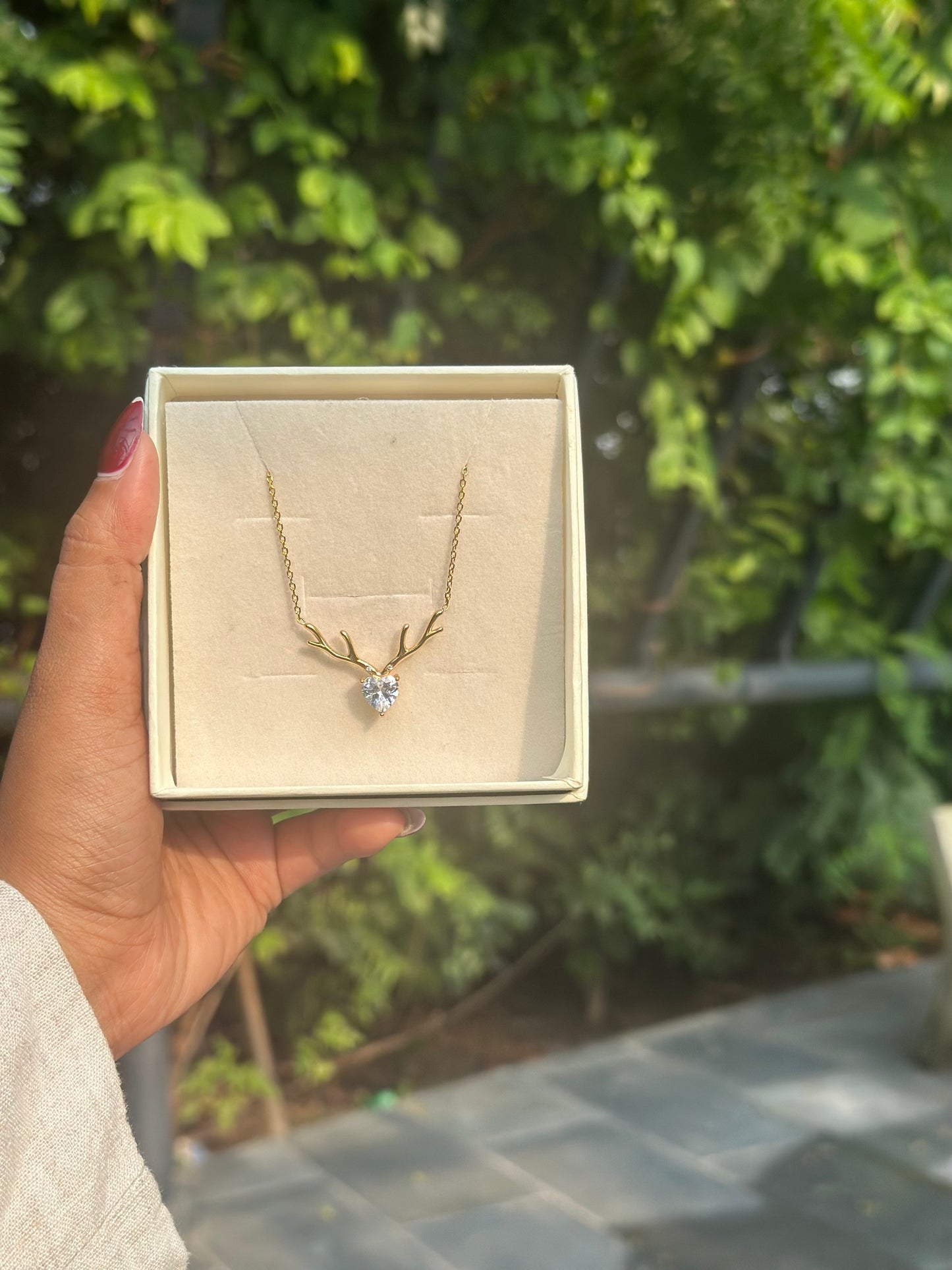 Ira luxe necklace ( Comes with premium box )