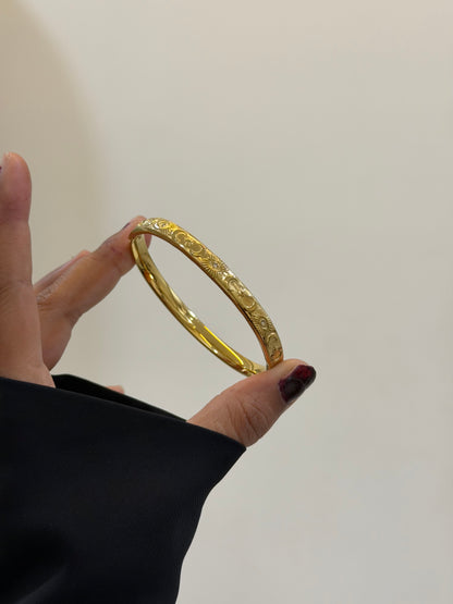 Luxe sauna statement bracelet
