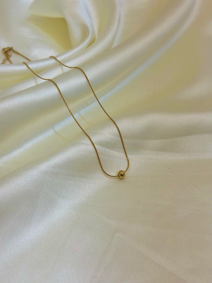 Ball pendant necklace