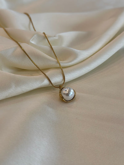 Ivory pearl necklace
