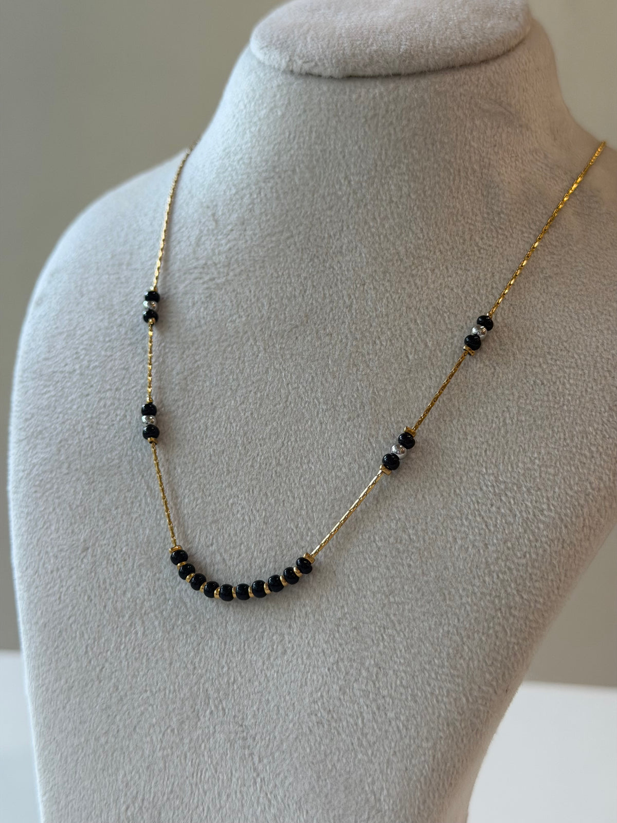Mia beaded chain