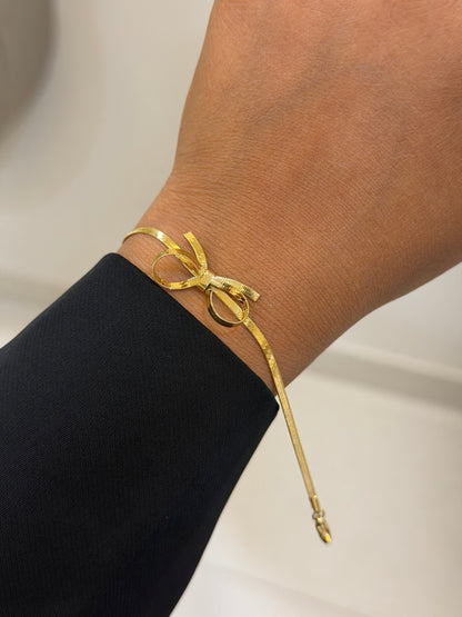 Cute bow statement bracelet