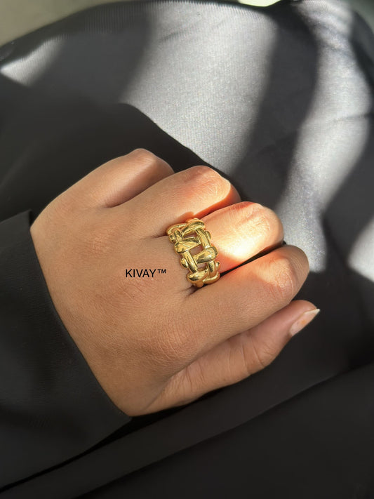 Linked ring