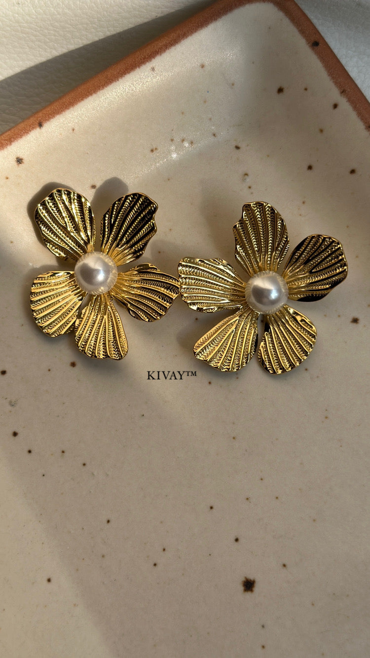 Flora earring