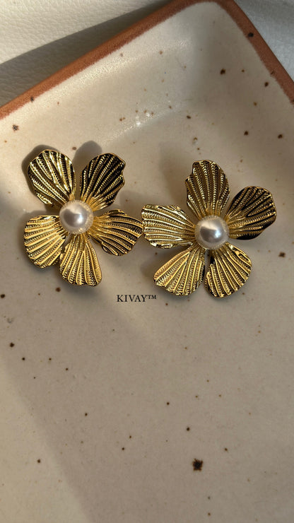 Flora earring