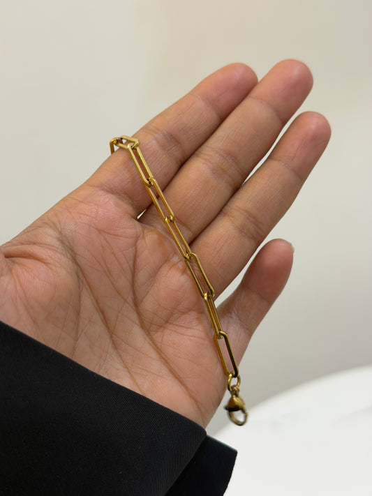 Sia paperclip staple bracelet