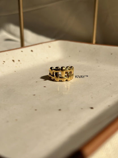 Linked ring