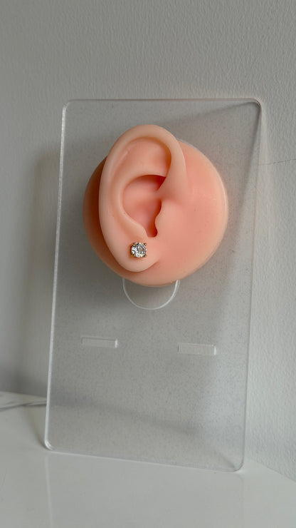 Solitaire stud earrings