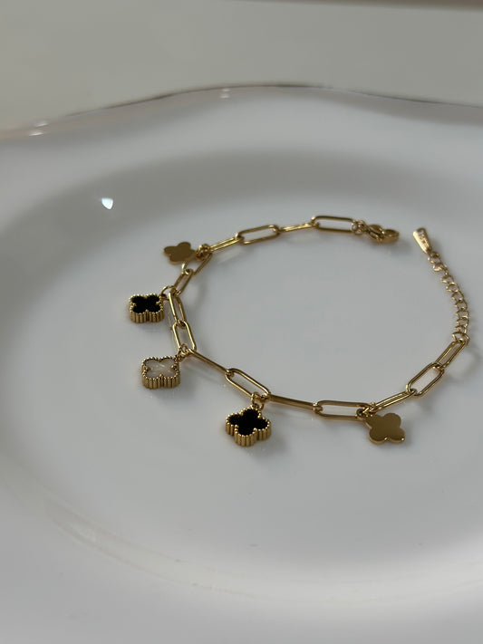 Clover charm bracelet