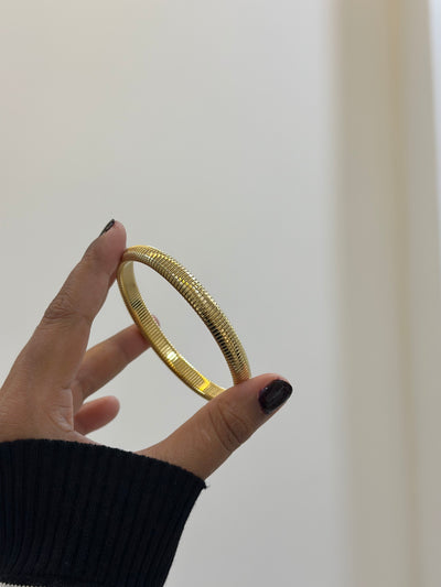 Spiral statement band