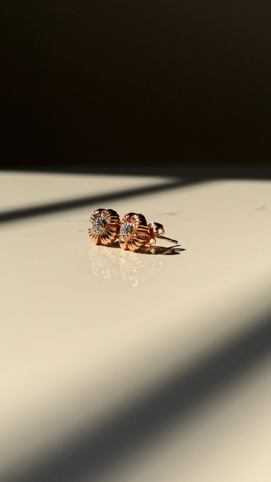 Floral stud earrings