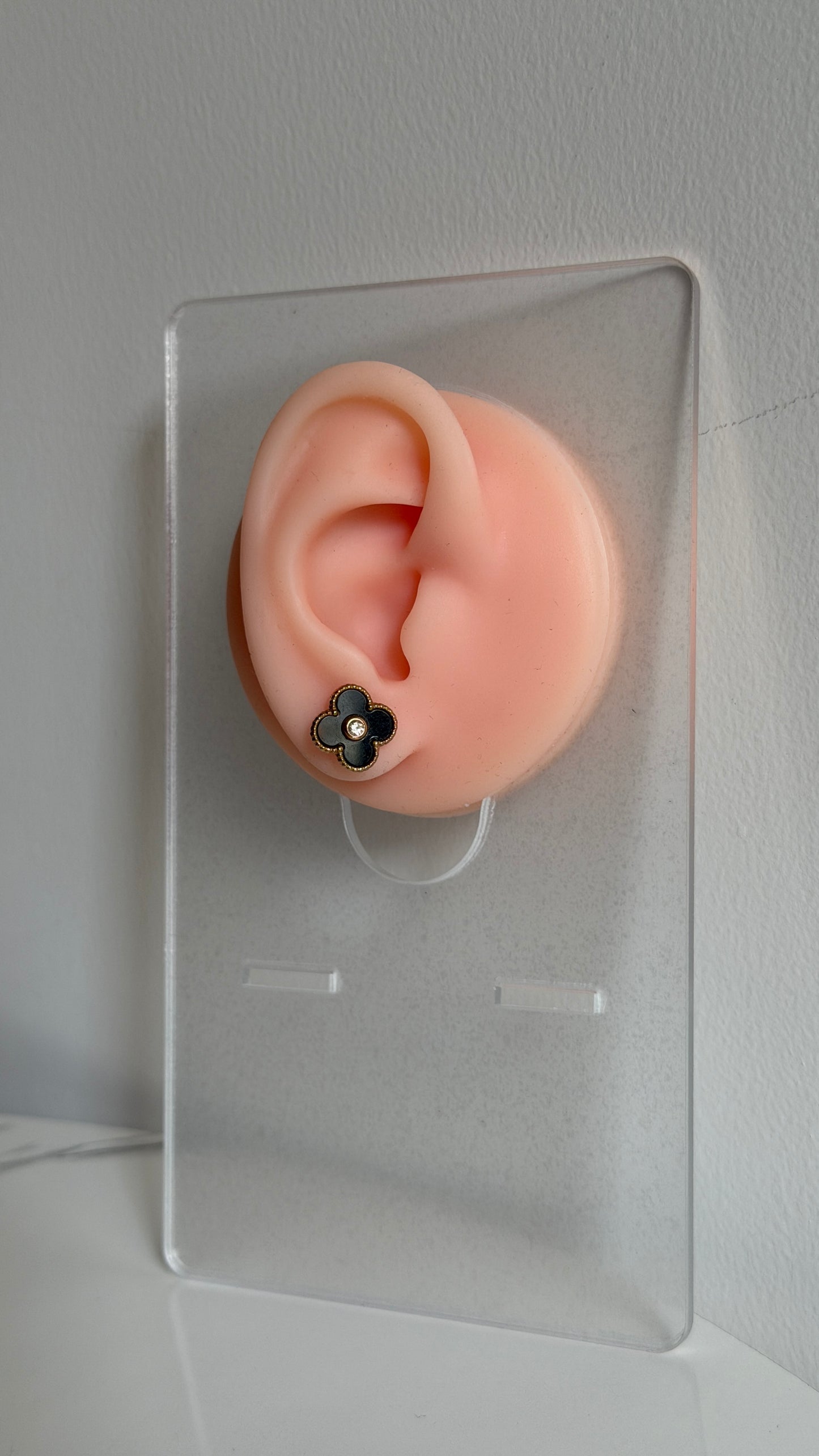 Clover stud earrings