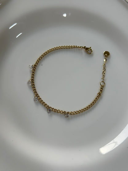Mae alluring chain bracelet