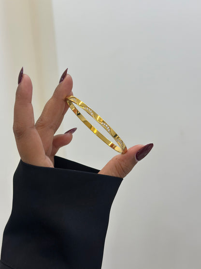 Swirl bracelet