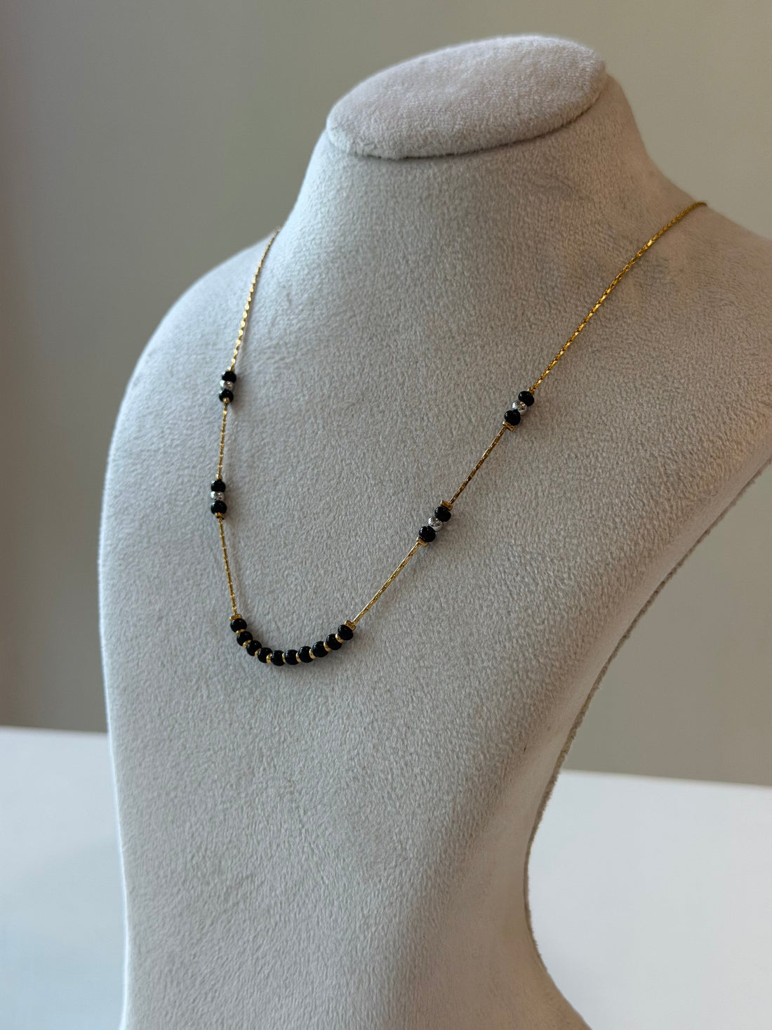 Mia beaded chain