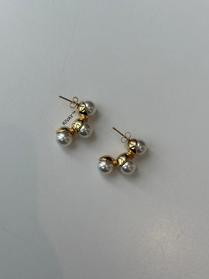 Amesta pearl statement earrings