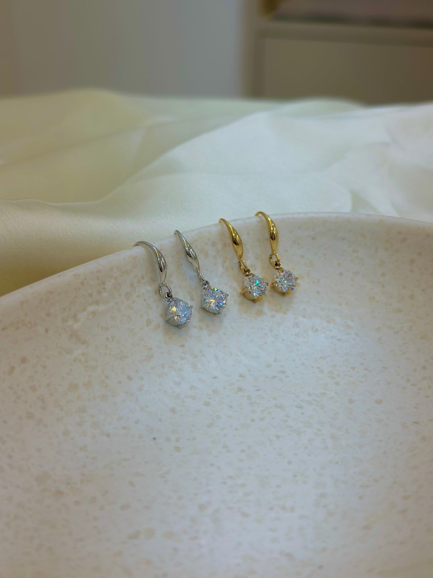 Scarlet drop earring
