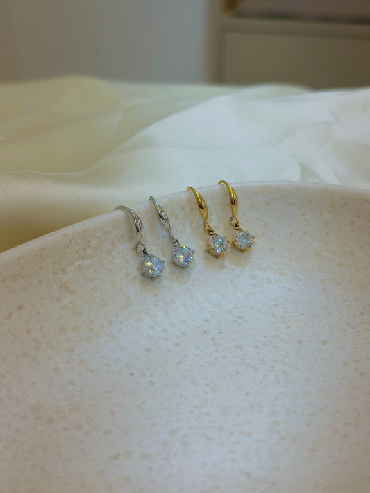 Scarlet drop earring