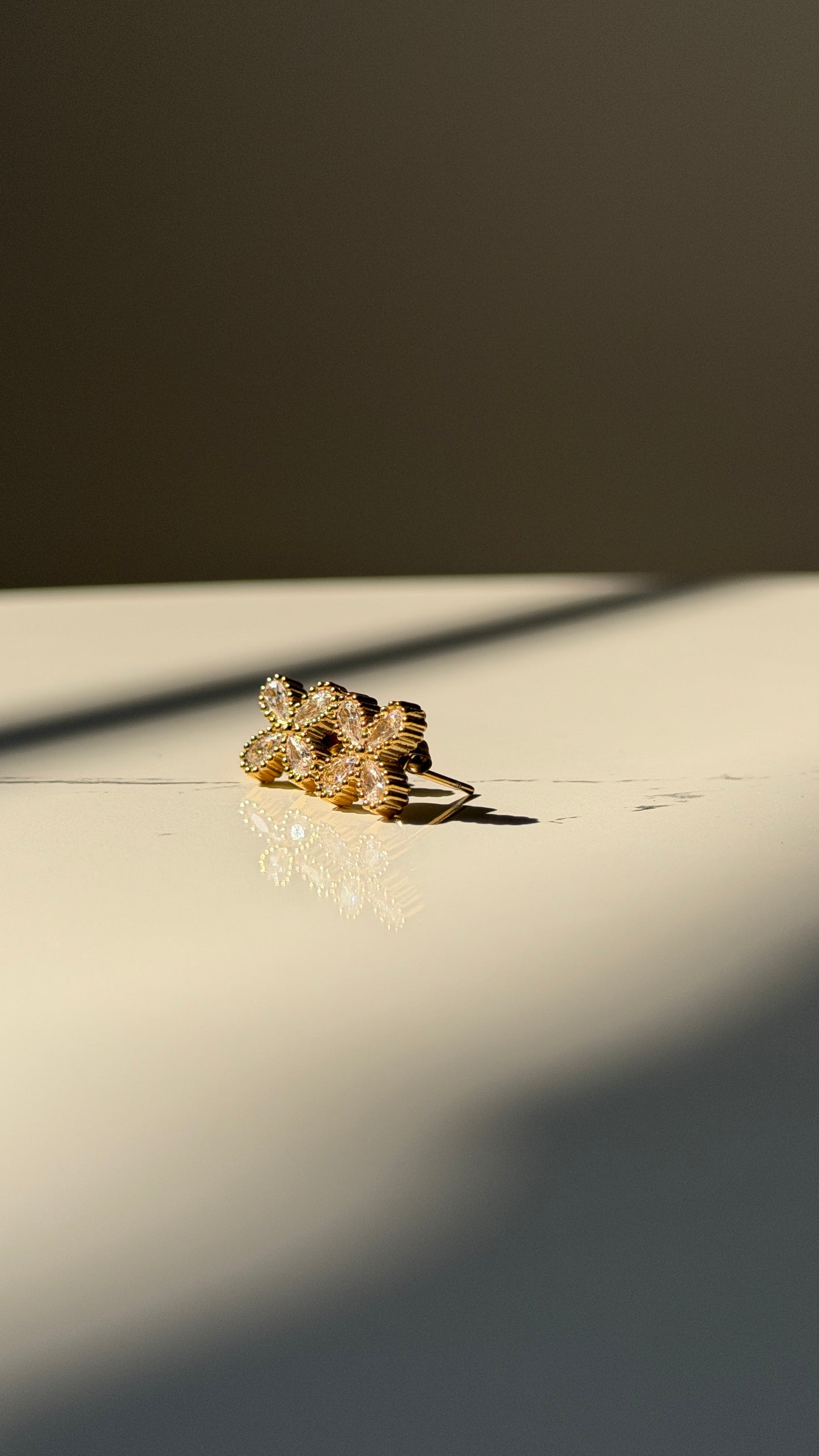 Floral stud earrings