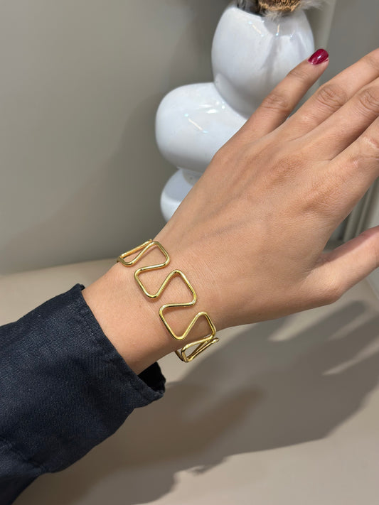 Spiral cuff bracelet