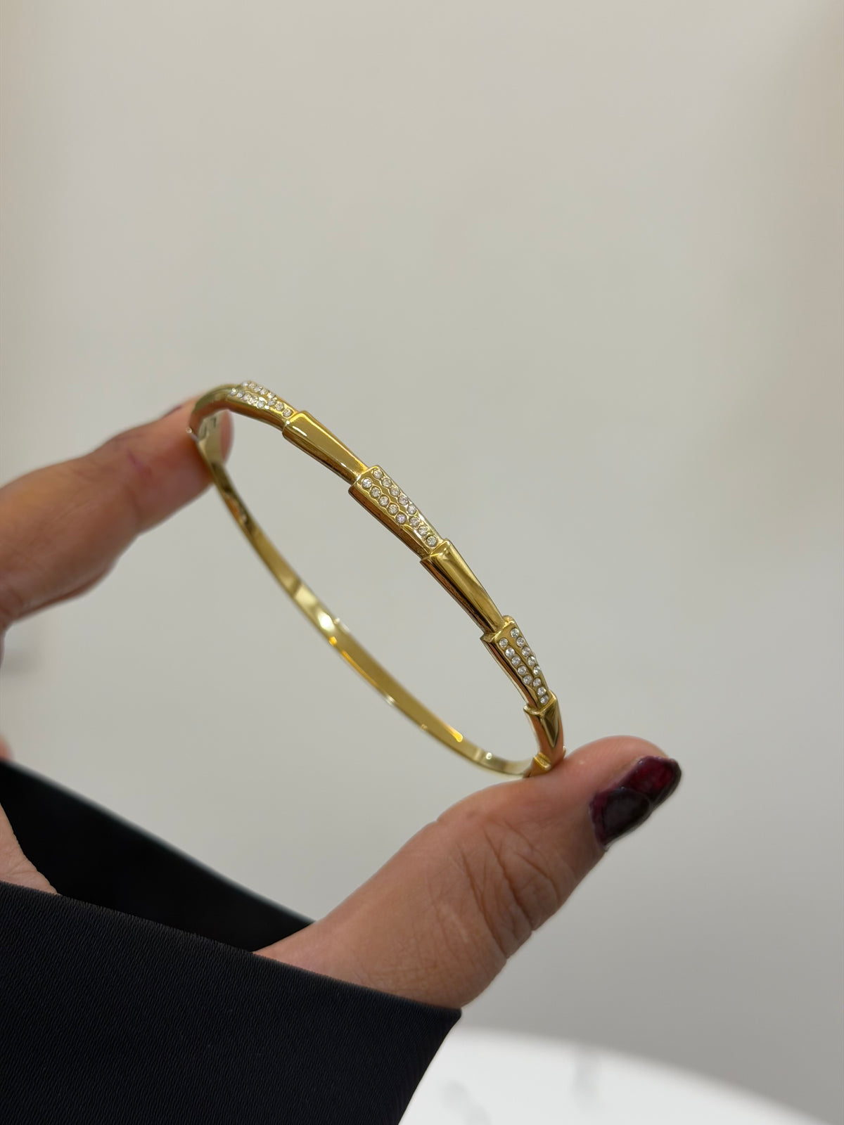 Tiara minimal statement bracelet