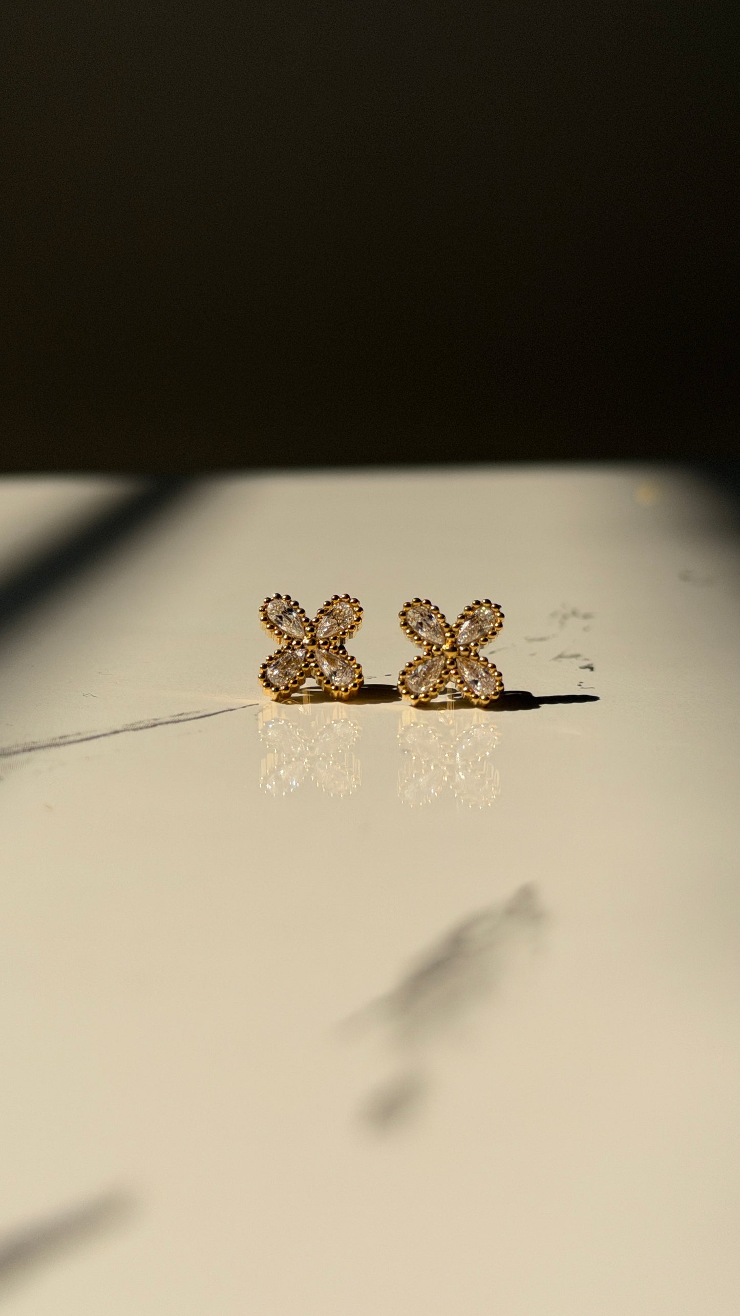 Floral stud earrings